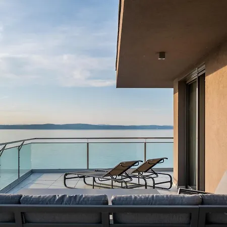 Myflat Coral 52 Duplex Penthouse